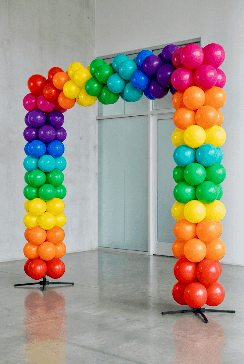 PilaMania modern balloon gate - sleek horizontal shape