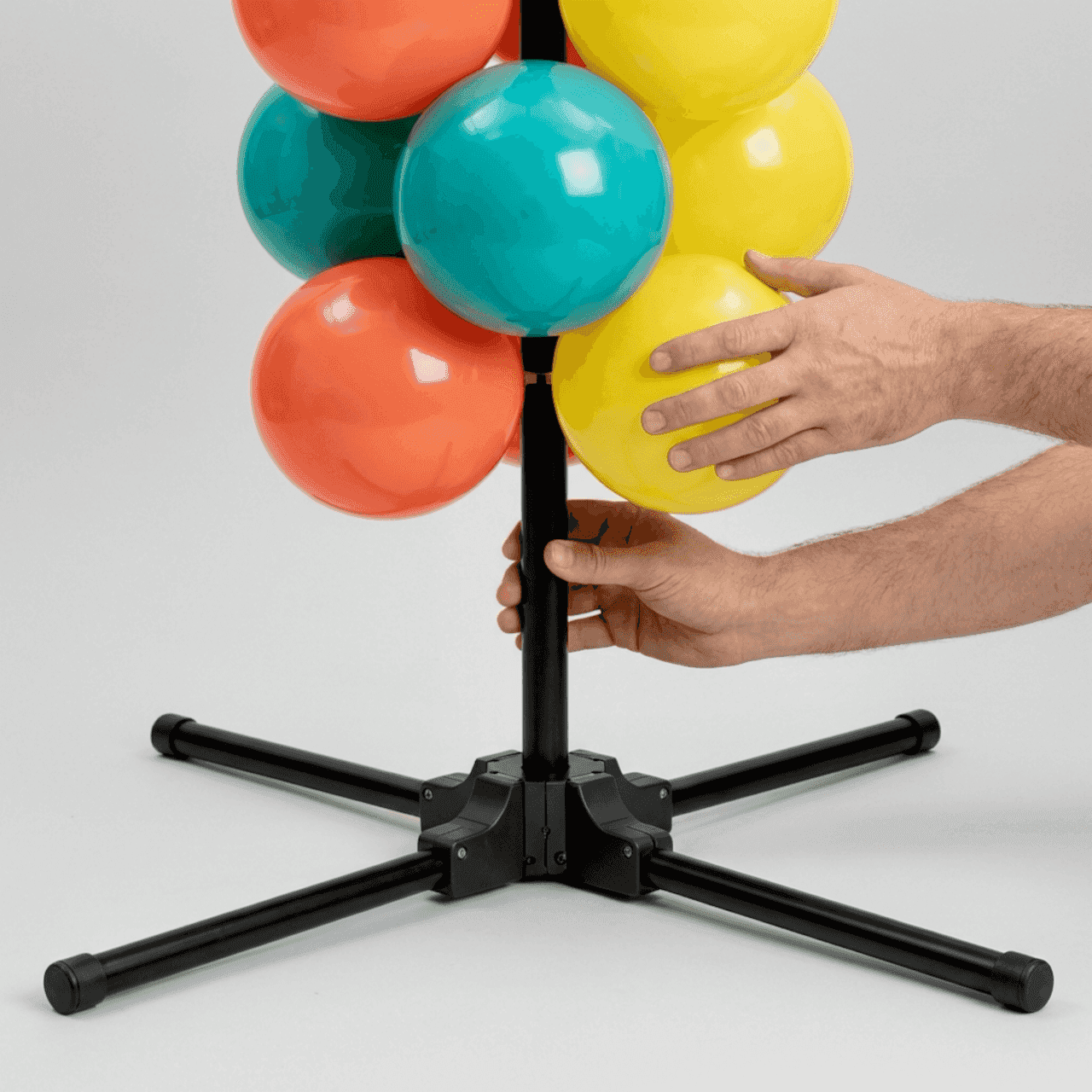 Demonstration of balloon cluster being used both hanging and standing
