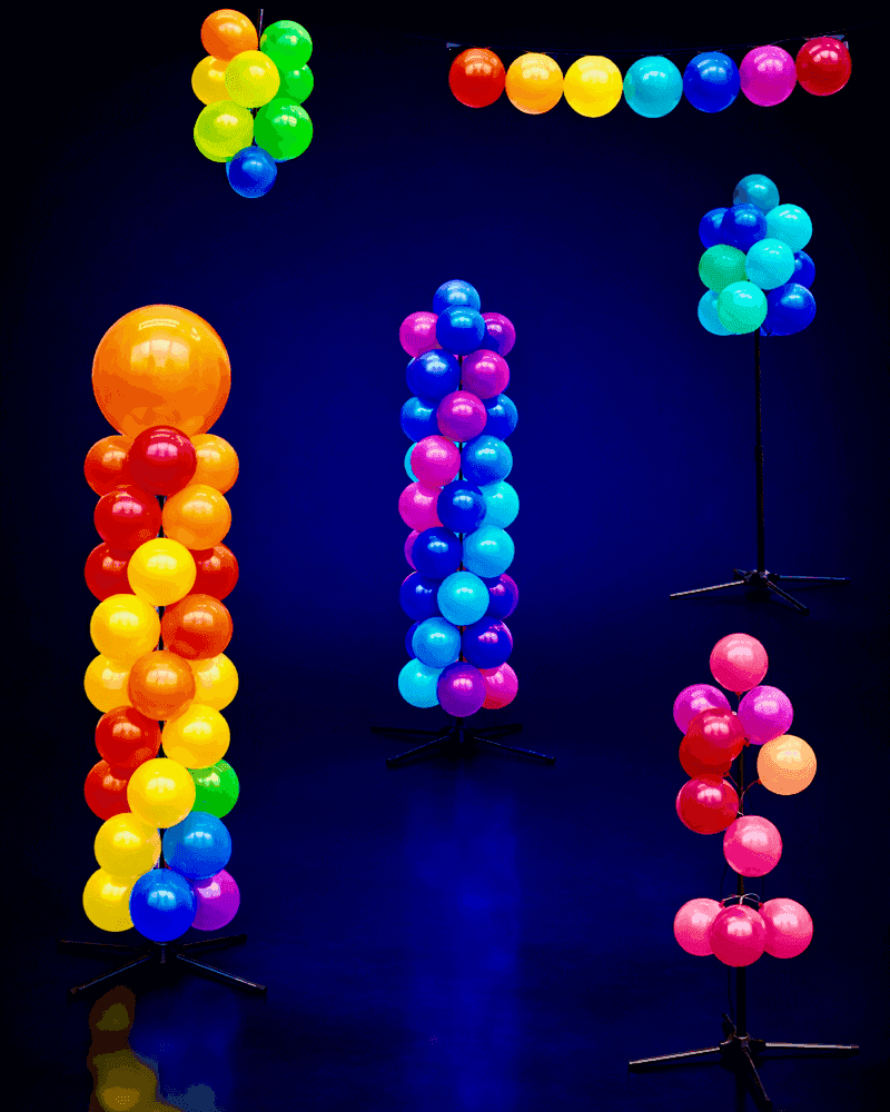 PilaMania product range: balloon pillar, fountain, cluster and loose balloons in various colours
